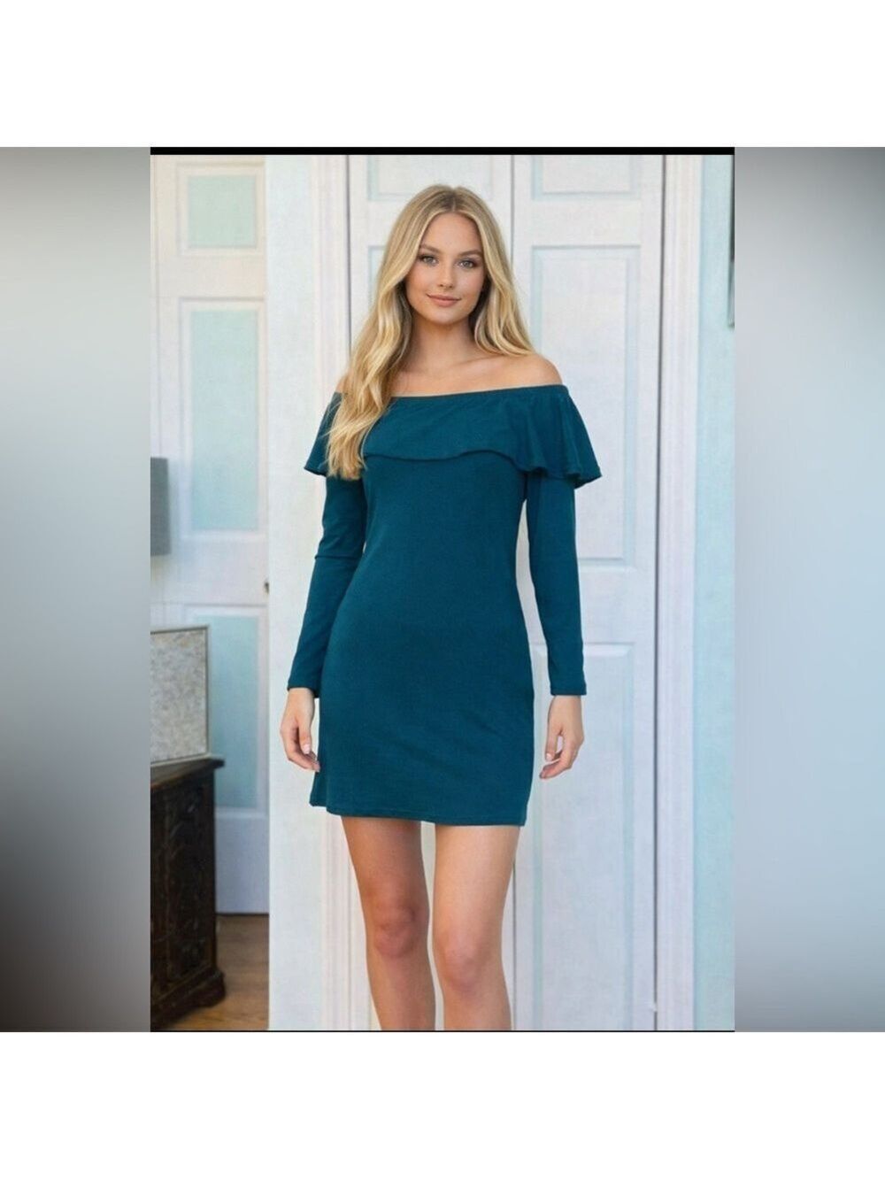 Mini dress with long sleeves and off the shoulder flounce Bodycon NWT
